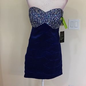 Sleeveless mini with horizontal lines